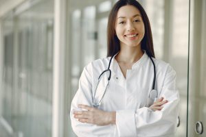 Frauen sind in medizinischen Führungspositionen unterrepräsentiert.